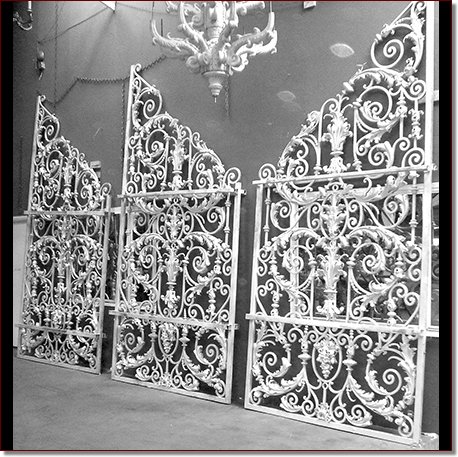 Gates003bw450